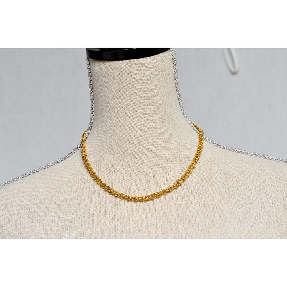 Avon 1991‎ Gold tone herringbone chain necklace Vintage
